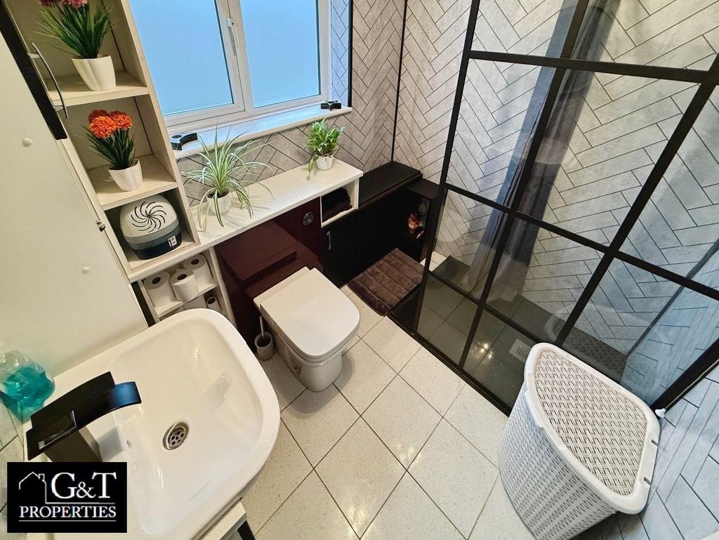 Family bathroom