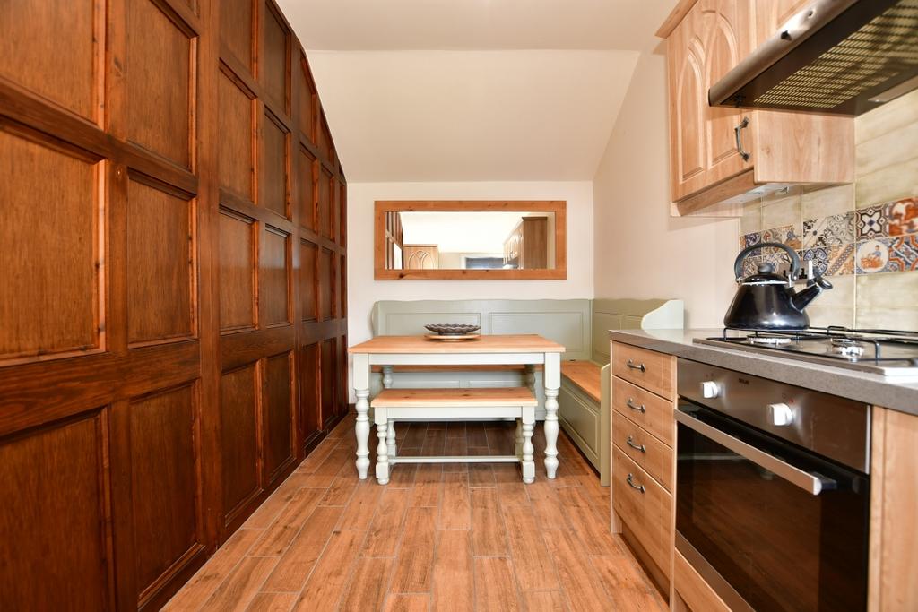 Kingsgate castle ...