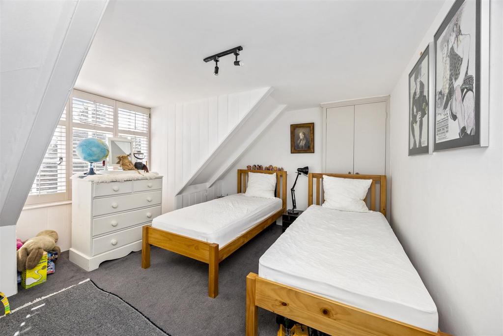 Ambrose Place, 4 4a-020.JPG