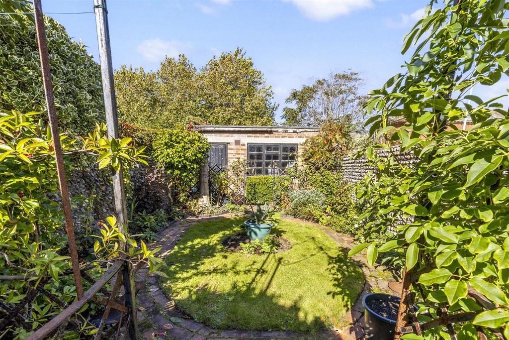 Ambrose Place, 4 4a-005.JPG