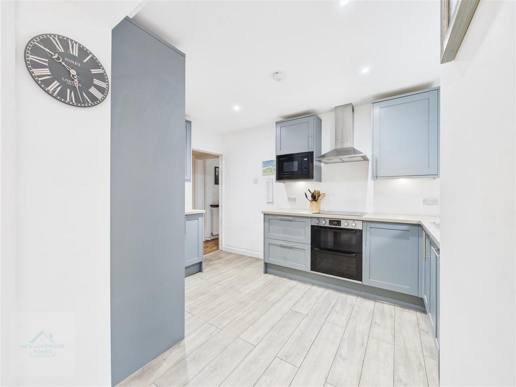 CAM04675 G0-PR0035-STILL013.jpg