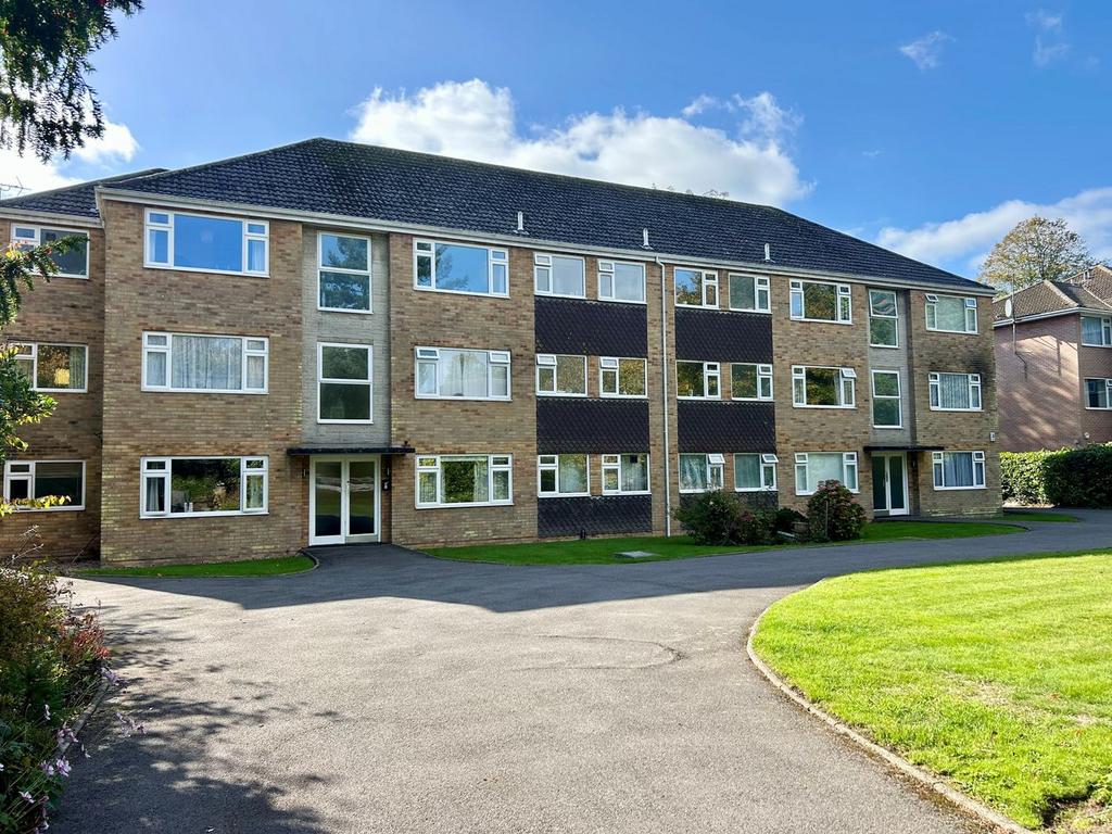 Apartment in Bournemouth - View 2