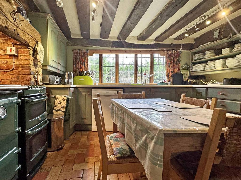 Kitchen d.jpg