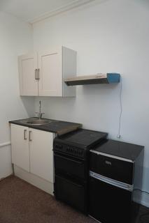 Studio to rent, Uxbridge Road, London