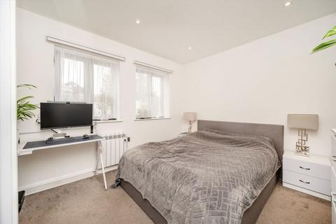 1 bedroom flat to rent, Gunnersbury Avenue, London W5