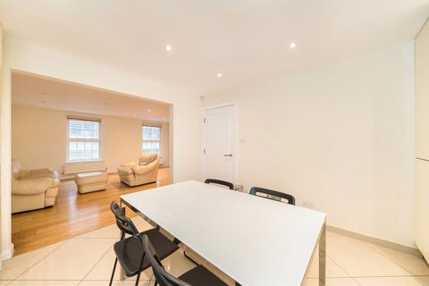 2 bedroom flat to rent, Hartfield Road, London SW19