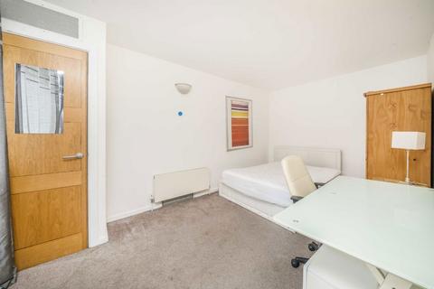 undefined, Albert Road, London E16