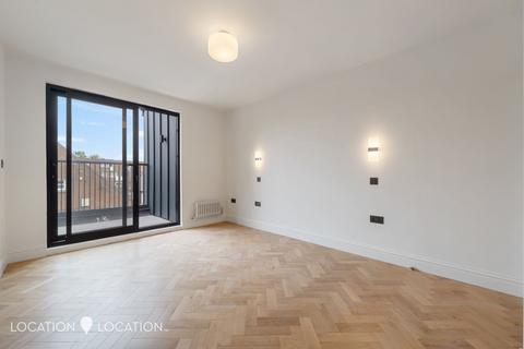 2 bedroom flat for sale, 58 Roman Way, London, N7