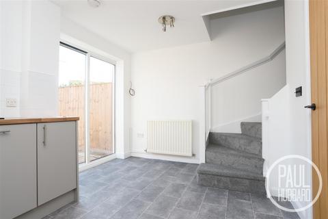 25 Abbeydale, Carlton Colville, Lowestoft, NR33 8WJ