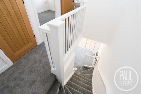 25 Abbeydale, Carlton Colville, Lowestoft, NR33 8WJ