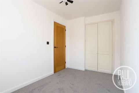 25 Abbeydale, Carlton Colville, Lowestoft, NR33 8WJ