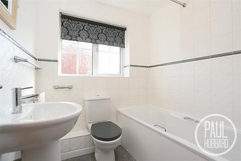 25 Abbeydale, Carlton Colville, Lowestoft, NR33 8WJ