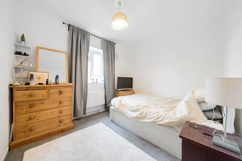 3 bedroom flat for sale, Honeywell Road, London, SW11