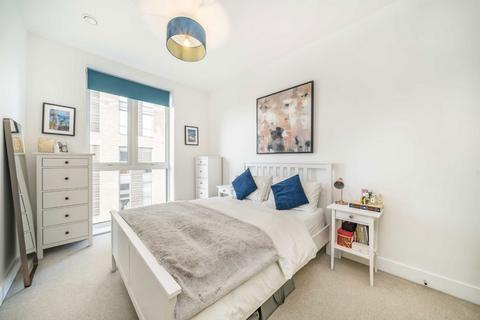 2 bedroom flat for sale, York Road, London SW11