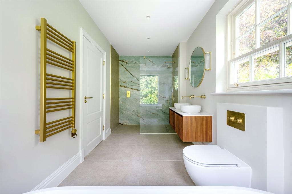 Principal Bathroom