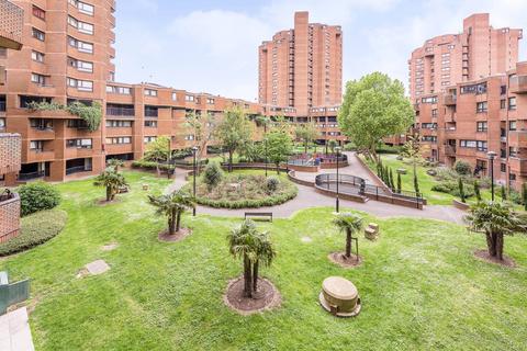 2 bedroom flat to rent, World's End Estate, Chelsea, London, SW10