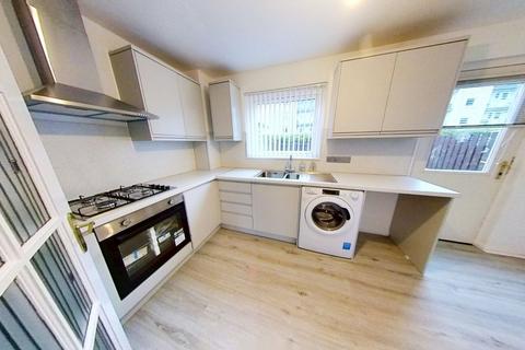 2 bedroom terraced house to rent, Elder Grove Place, Glasgow, G51