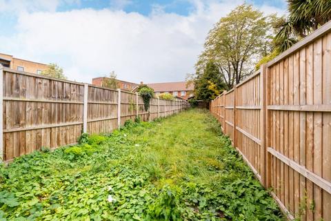 undefined, Cleveland Road, New Malden, KT3