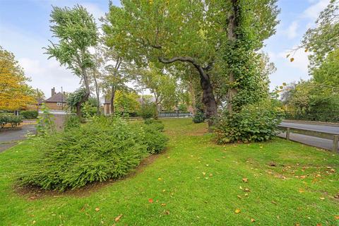 1 bedroom flat for sale, Sunray Avenue, London, SE24