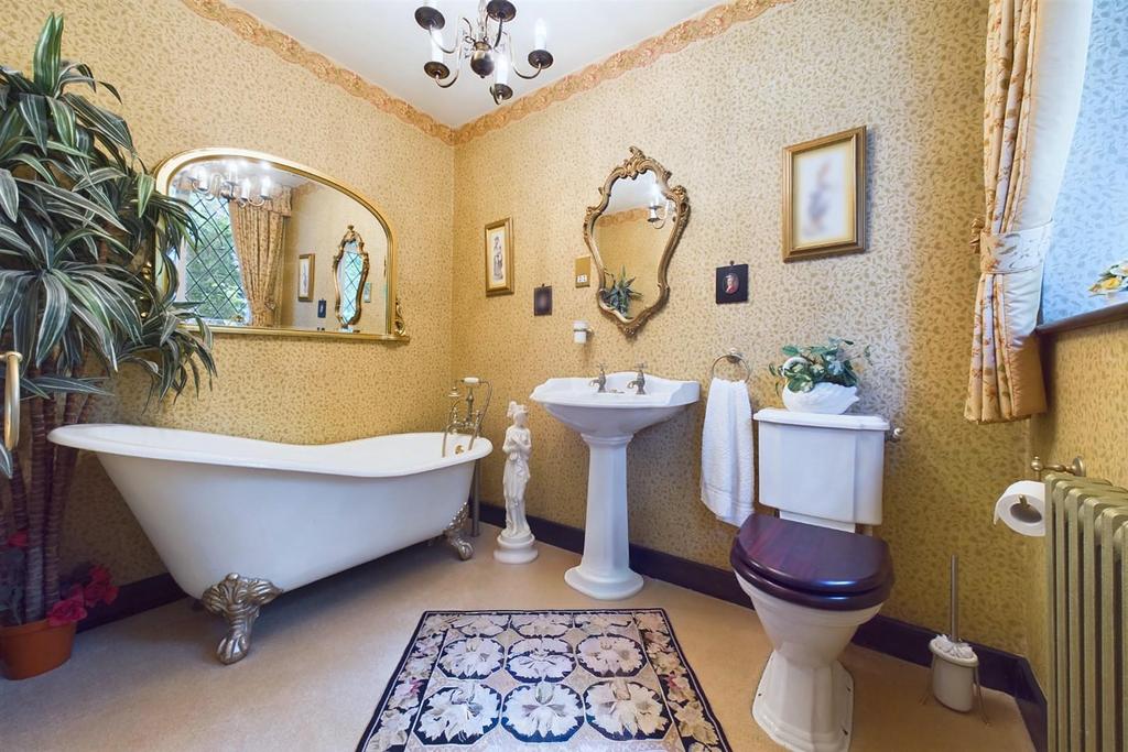 Master Bedroom Bathroom 1 .jpg