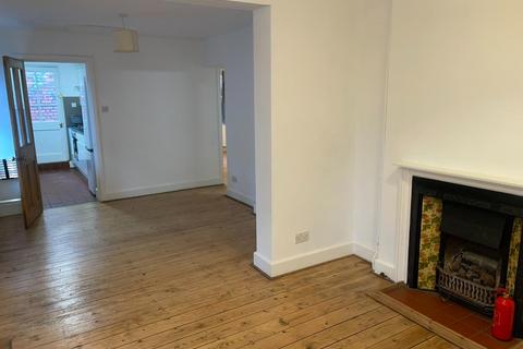 2 bedroom house to rent, King William IV Gardens, SE20
