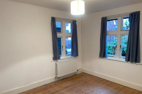 2 bedroom house to rent, King William IV Gardens, SE20