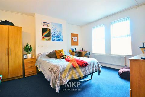 6 bedroom terraced house to rent, Tiverton Road, Selly Oak, Birmingham B29