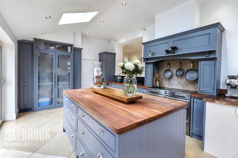 3 bedroom detached house for sale, Darton Road, Cawthorne