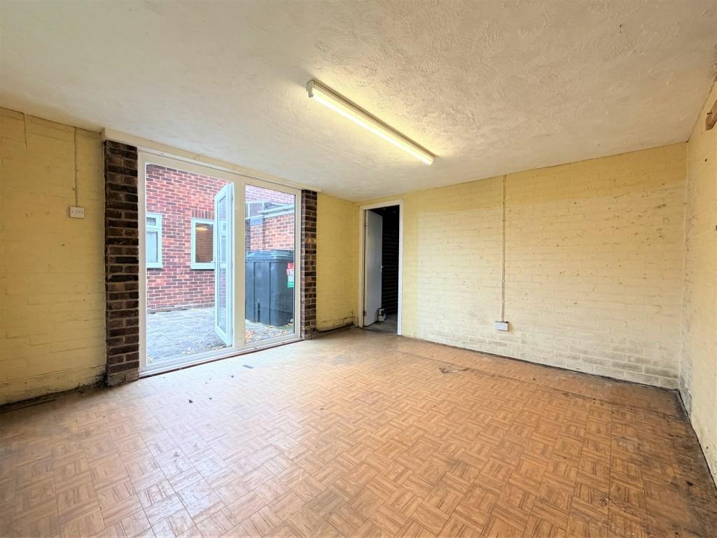 New workshop garden room2