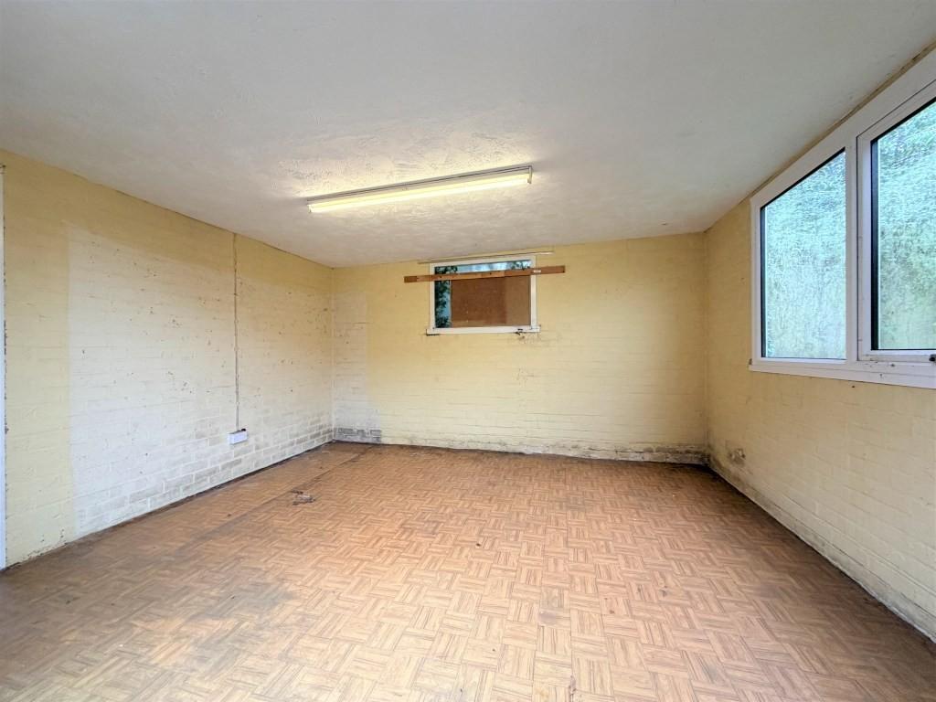 New workshop garden room1