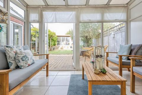 4 bedroom detached house for sale, Cavendish Court, Derbsyhire DE72