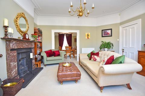 5 bedroom end of terrace house to rent, West End Avenue, Harrogate