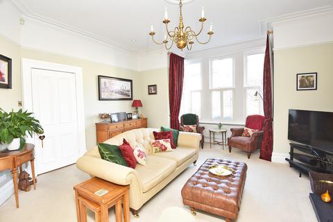 5 bedroom end of terrace house to rent, West End Avenue, Harrogate