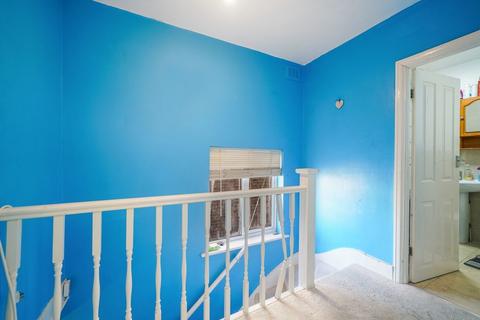 2 bedroom apartment for sale, Frederick Crescent, Enfield EN3