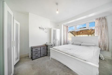 2 bedroom apartment for sale, Frederick Crescent, Enfield EN3