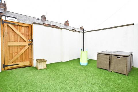 31 Hookstone Road, Harrogate, HG2 8BT