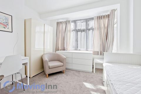 5 bedroom house for sale, Rowan Crescent, London