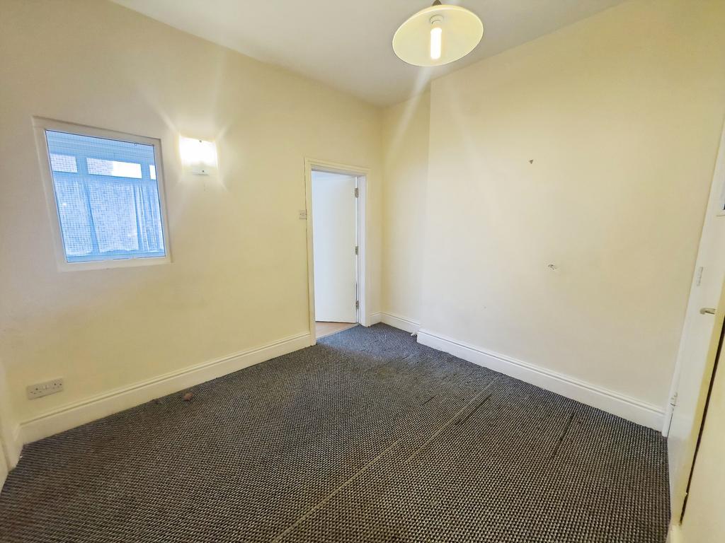 Fc09d1eb-EGERTON-09 T202510141657.jpg