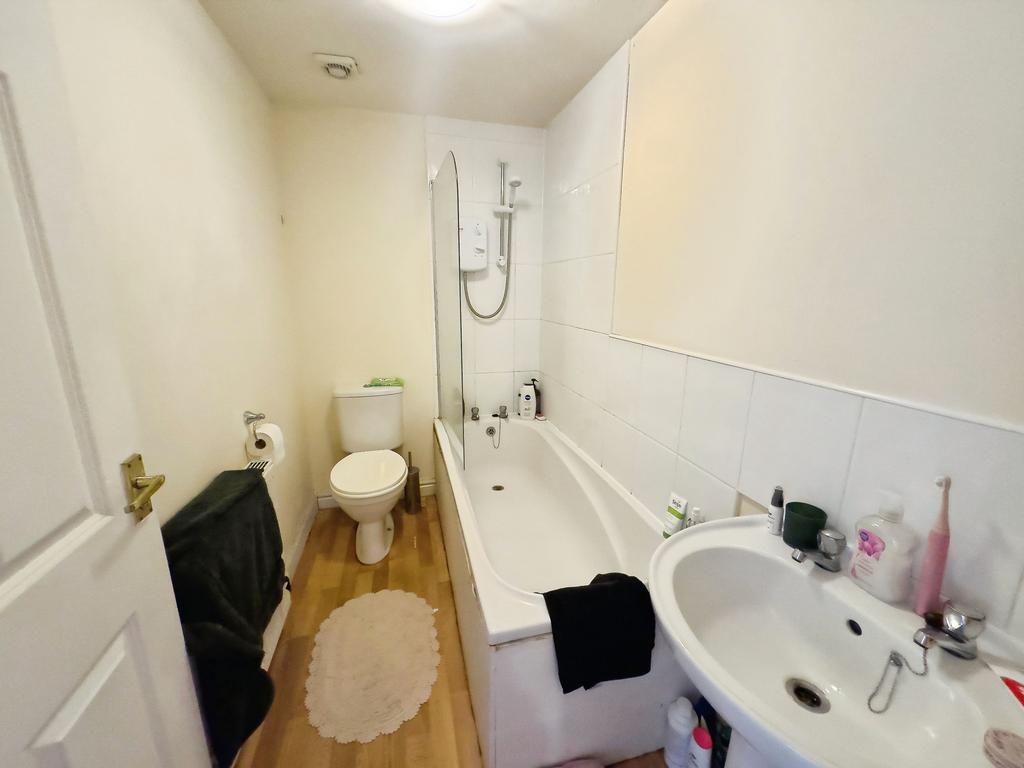 Bd73b0ef-EGERTON-07 T202510141657.jpg