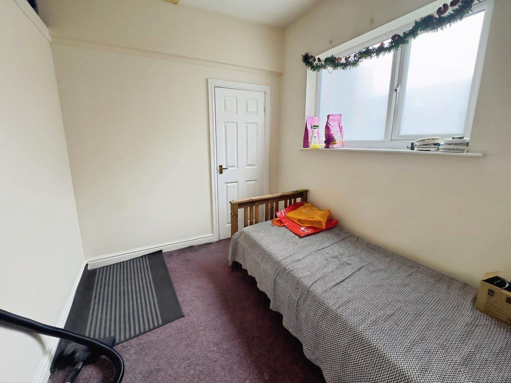 4192962b-EGERTON-05 T202510141657.jpg