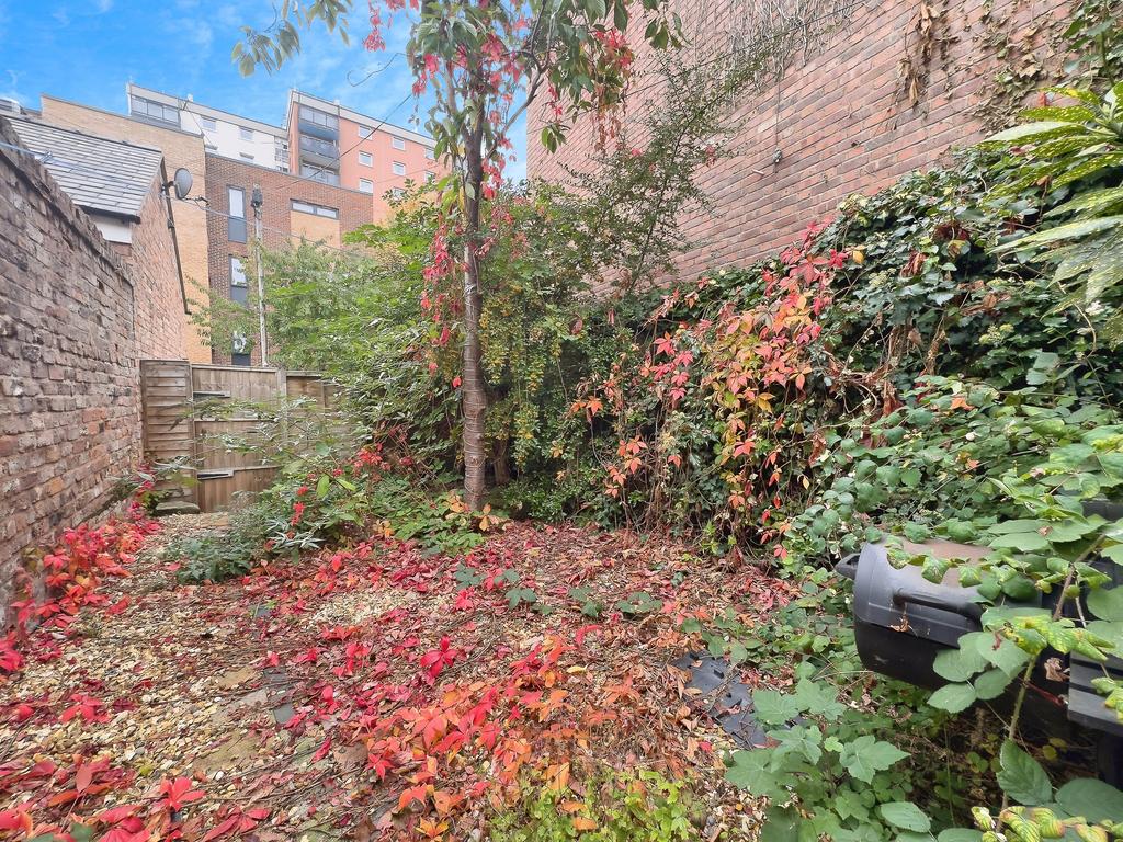 06a4e14c-EGERTON-10 T202510141657.jpg