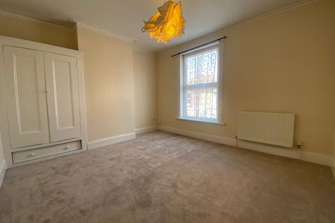 3 bedroom terraced house to rent, Cardiff Road, Hampshire PO2