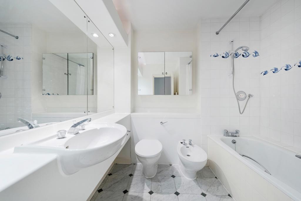 En Suite Bathroom