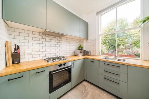 2 bedroom flat for sale, Surrey Square, London SE17