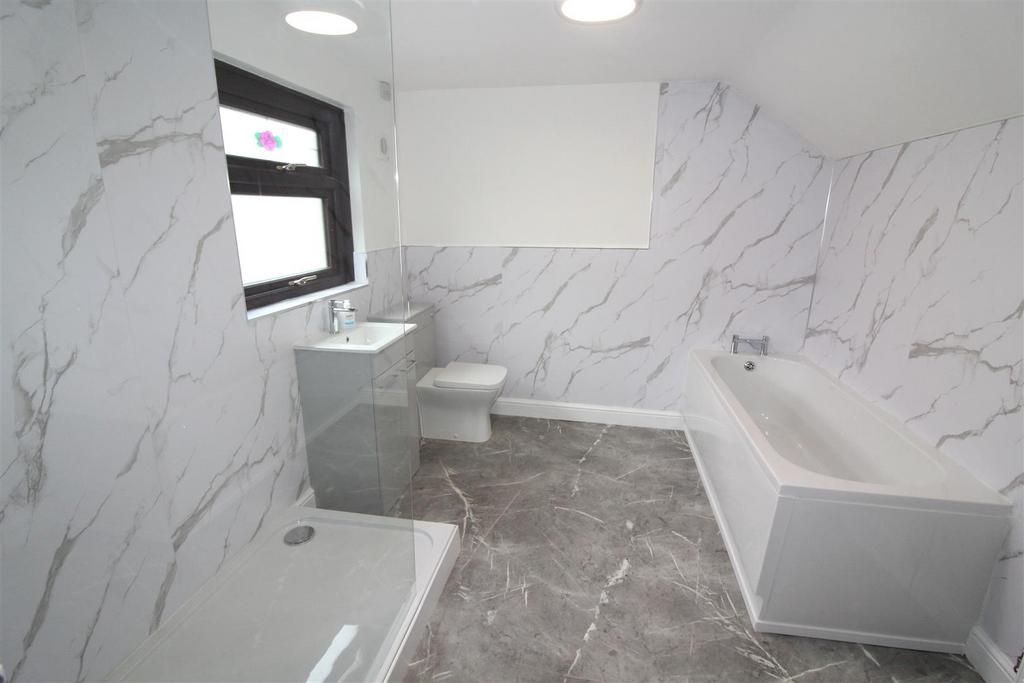 Bathroom/WC with Separate Shower