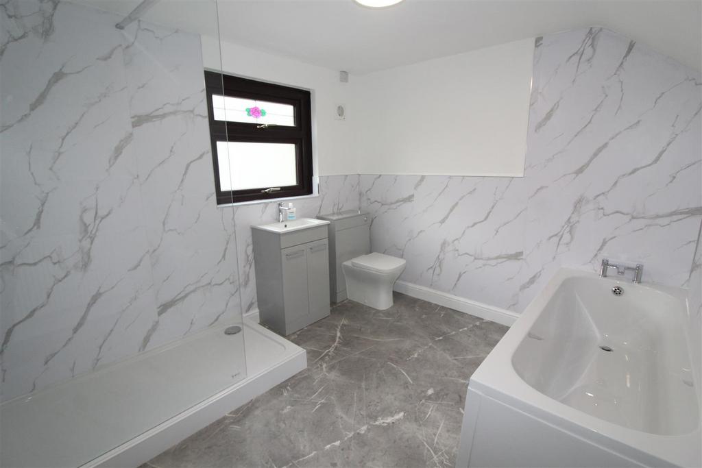 Bathroom/WC with Separate Shower