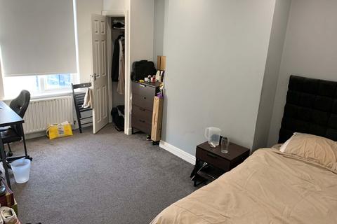 undefined, Bankfield Terrace, Leeds LS4