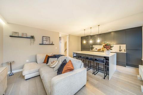 2 bedroom flat for sale, Amhurst Road, London E8