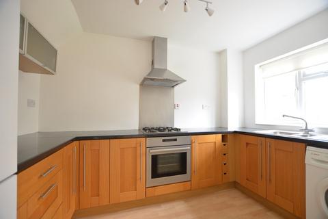 3 bedroom terraced house to rent, Gayton Close, Cambridge CB2