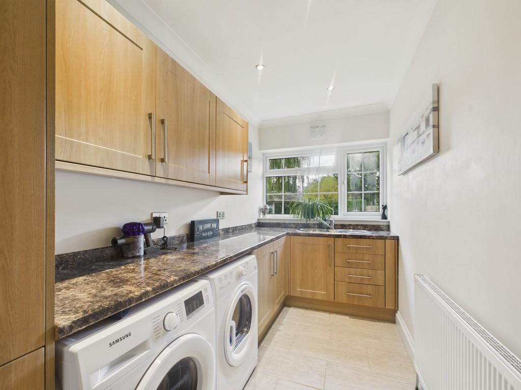 Cam04092 g0 pr0099 still002